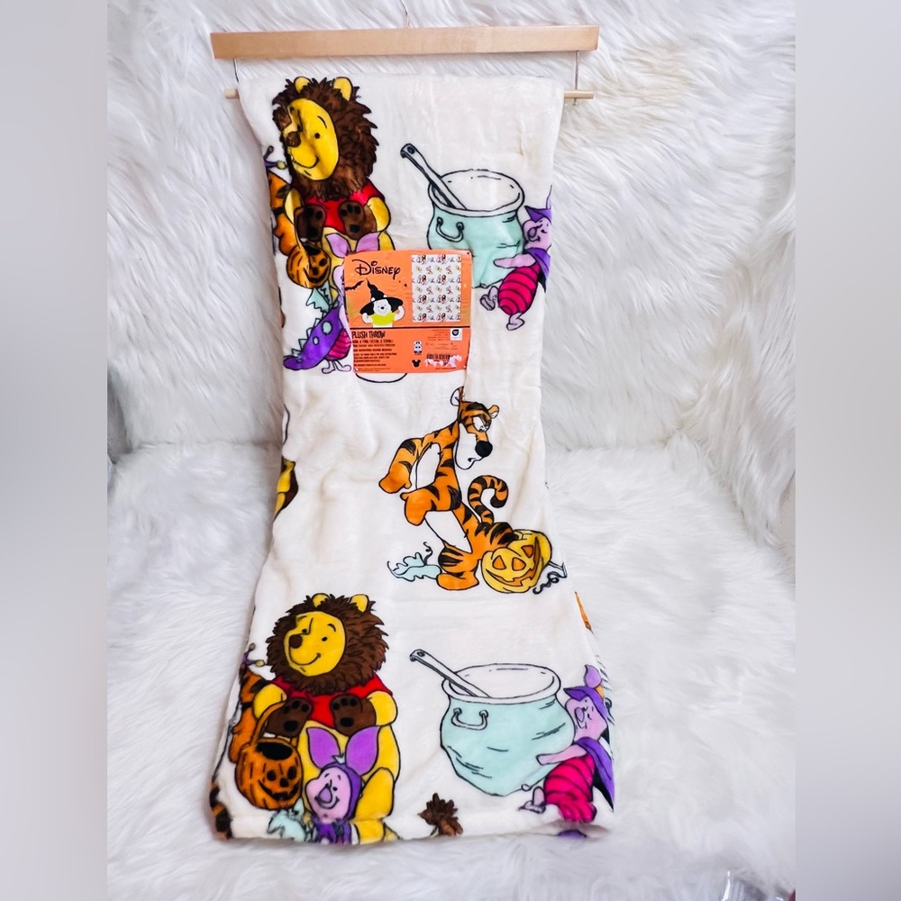 Winnie The Pooh Halloween Throw Blanket